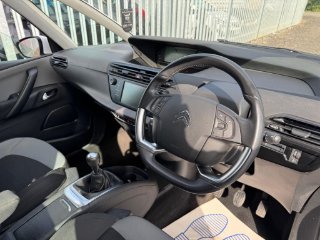 /photos/10390/43c8d2ad-36db-49a4-99a8-bb940dd203c8_i320x240.jpg